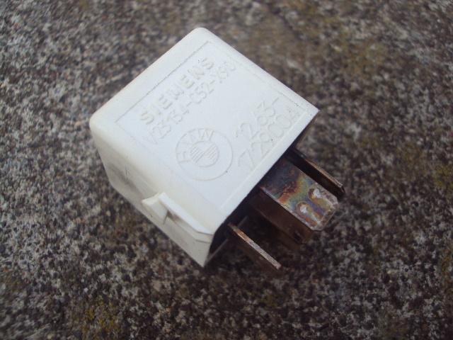 Bmw e38 e30 e31 e32 e34 e36 e39 x5 white contact relay fuse