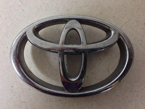 Toyota emblem