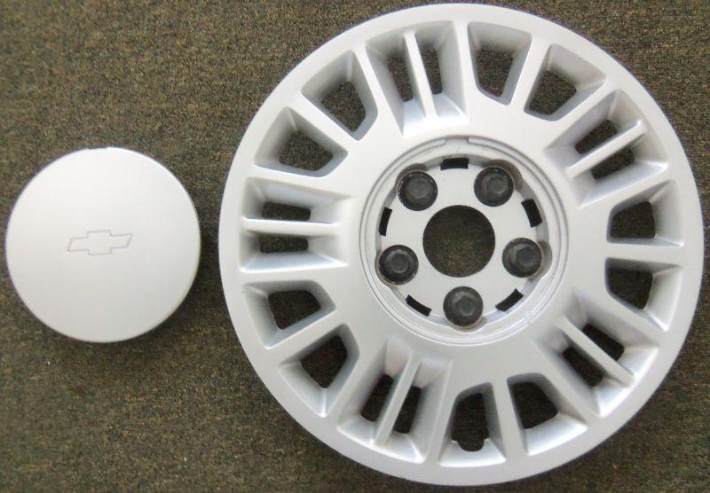 Chevy malibu oem wheel cover used excellent condition free shipping in the usa