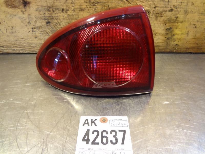 03 04 05 cavalier drivers left quarter mounted taillight assm