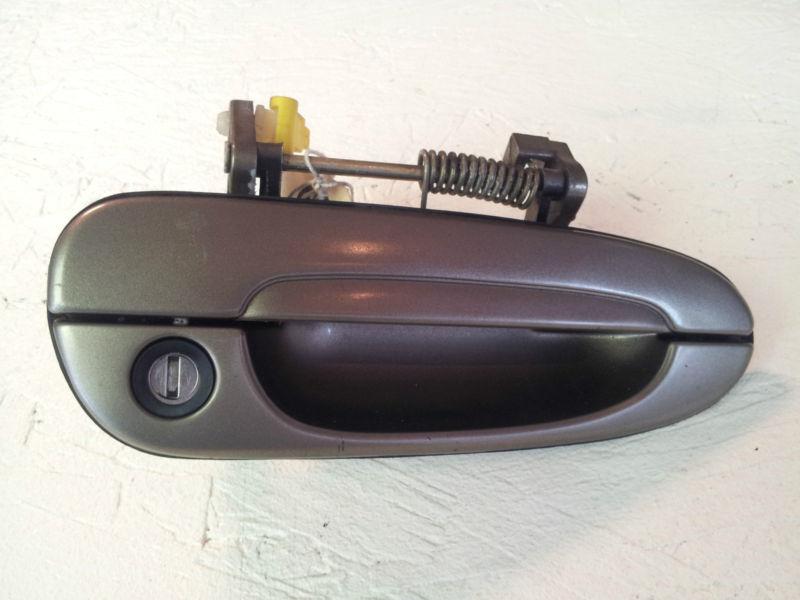 2000 mazda 626 right passenger side front exterior door handle (fits 98-02)