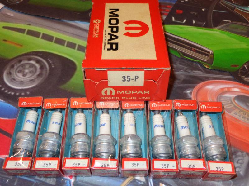 *nos* ‘mopar’ 35p spark plugs....charger, road runner, cuda, challenger, fury.. 