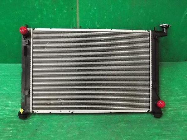 Toyota isis 2012 radiator [1020400]