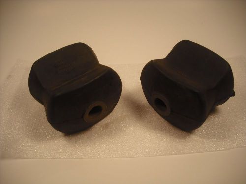 Nos volvo 140 164 122  1800s 1800es rear suspension bushing pair  p/n 676887