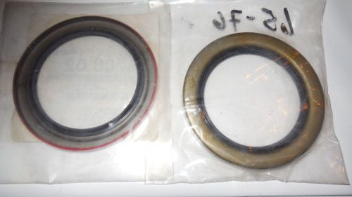 Jeep willys cj 65-75 hub seals pair