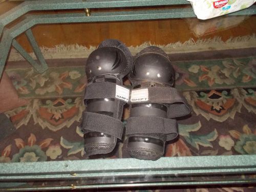 Shift knee pads hard shell one size vgc!