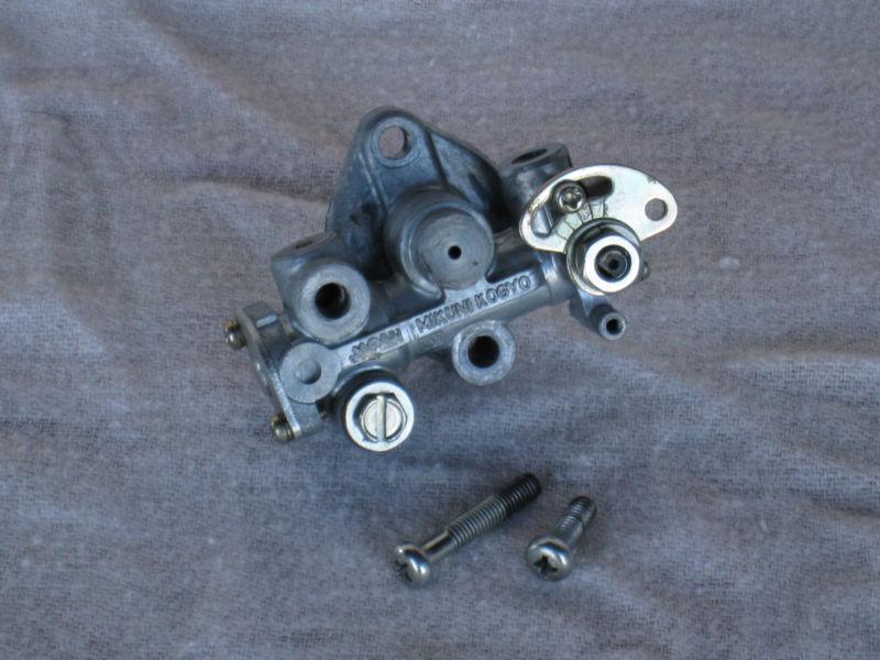 Kawasaki z1 900 chain oil pump with mounting screws