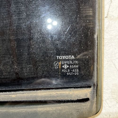 2001-2007 toyota highlander hybrid rear left  door  glass oem