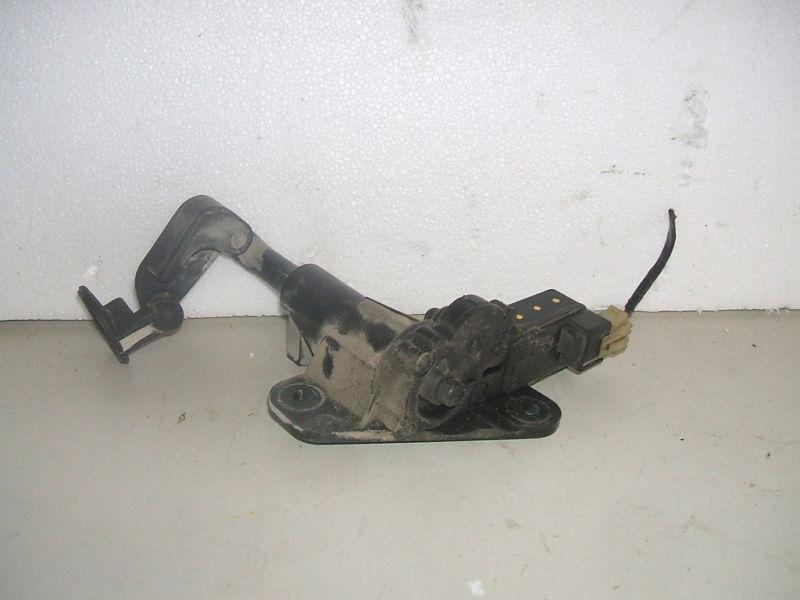 96 97 98 99 00 caravan l. power window motor quarter