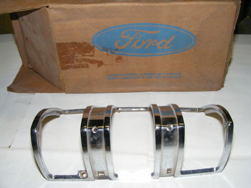 1975 ford fullsize parking lamp door bezel chrome nos new old stock d5az-13210-a