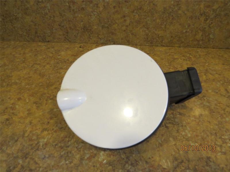 00 01 02 03 04 05 ford focus fuel gas filler door white