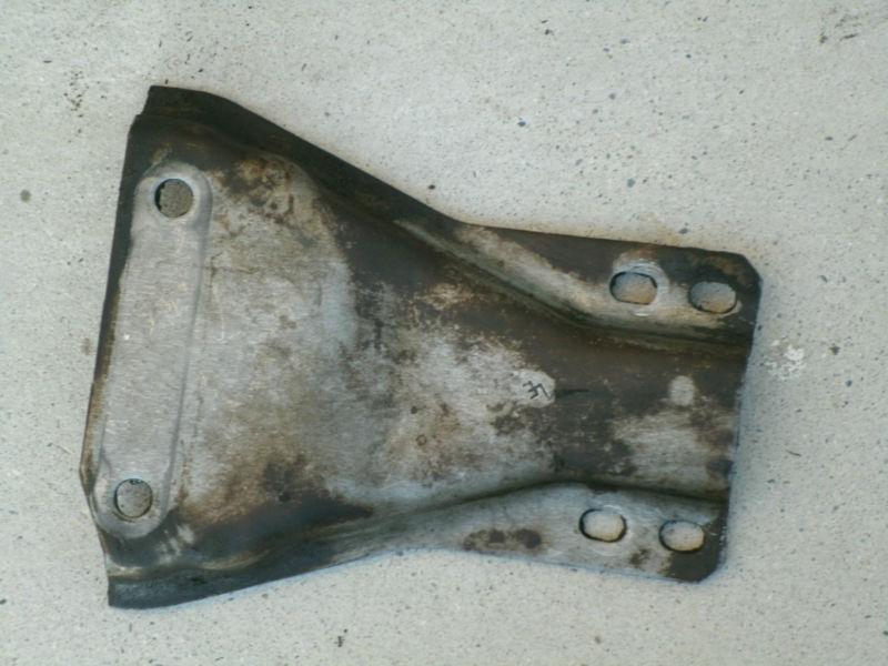 79-81 pontiac firebird 301 catalytic converter y pipe support bracket - oem