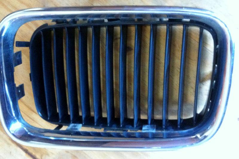 Bmw e36 grill oem right side- drivers side kidney grill