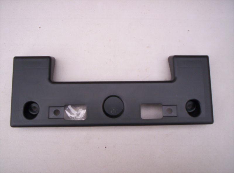 1--2010 nisan rogue front license plate frame