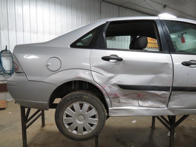 2005 ford focus rear door window regulator manual right