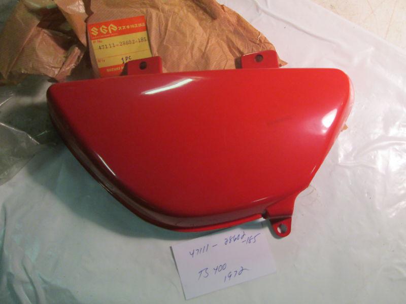 Suzuki ts400 nos oem r/h side cover in red 1972 p.n. 47111-28602-185