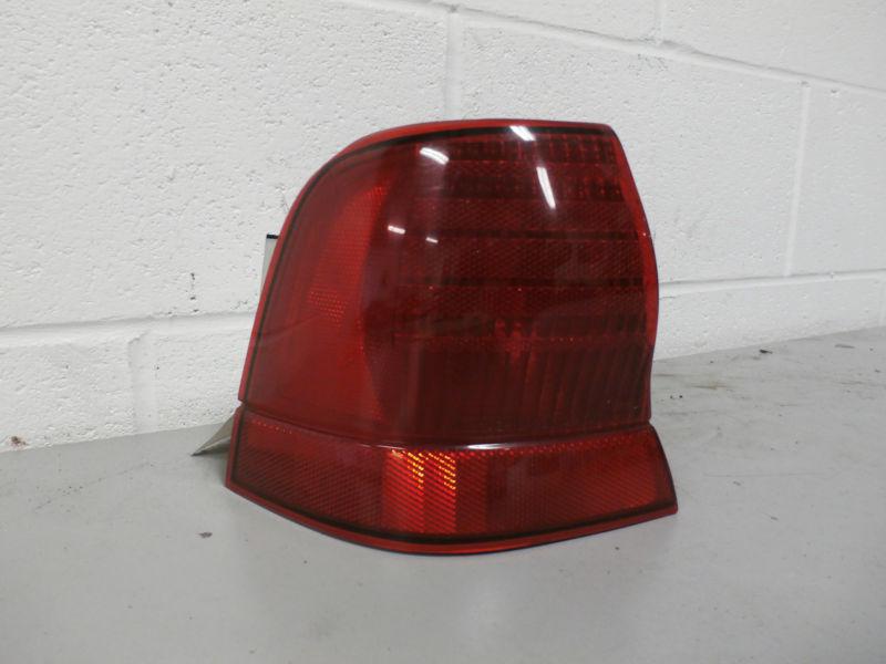 92-96 ford thunderbird driver tail light