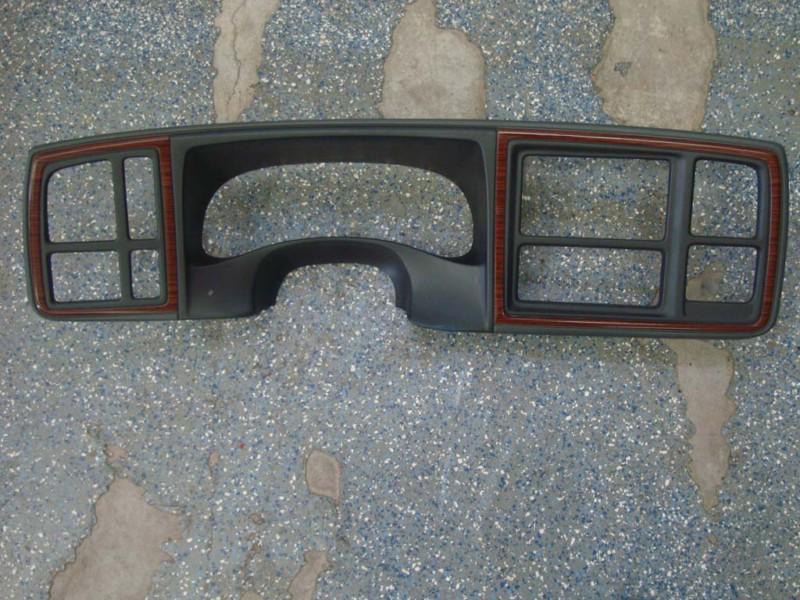 03-06 escalade dash bezel surround silverado yukon trim cluster speedo radio