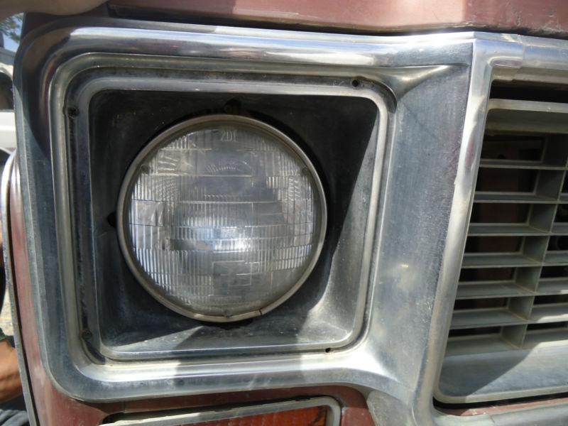 Passenger head light bezel 73 74 75 76 - 78 chevy cheyenne 20 camper special oem