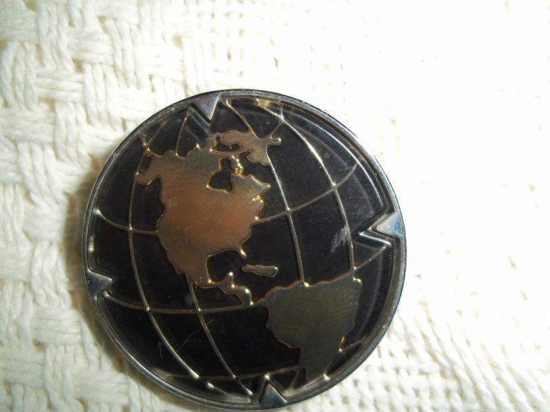 Ford lincoln navigator "world"  medallion  1 3/8" dia.  logo silver gold black