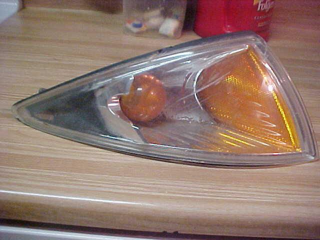 00-02 chevrolet cavalier  right front turn signal light