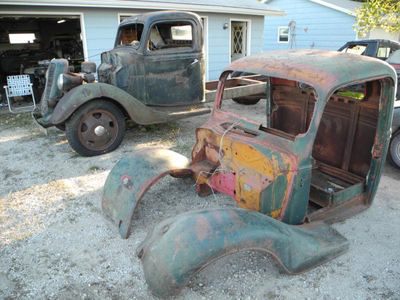 Sell 1935 or 36 Ford truck & parts in Lamoni, Iowa, US, for US $400.00