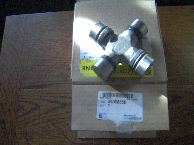 New gm oem propeller shaft universal joint blazer s10 envoy jimmy sonoma