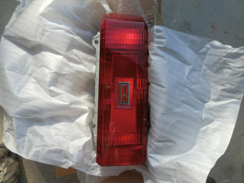 1986 hurst olds 442 nos tail light lens rh side