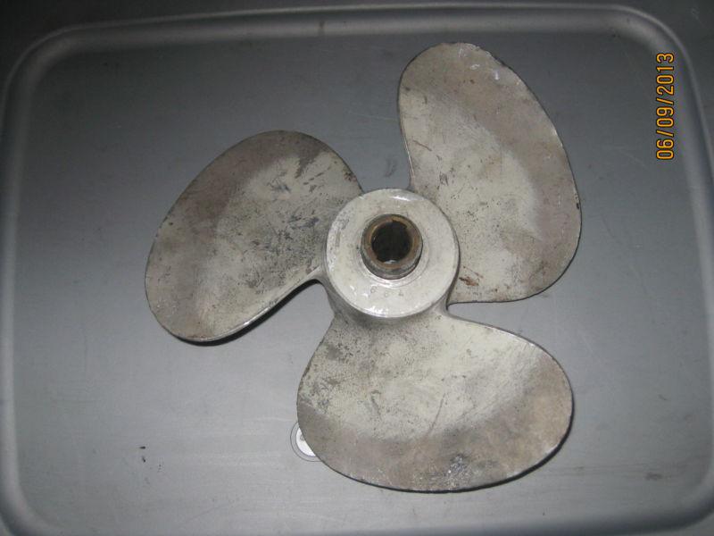 1985 evenrude 10" propeller