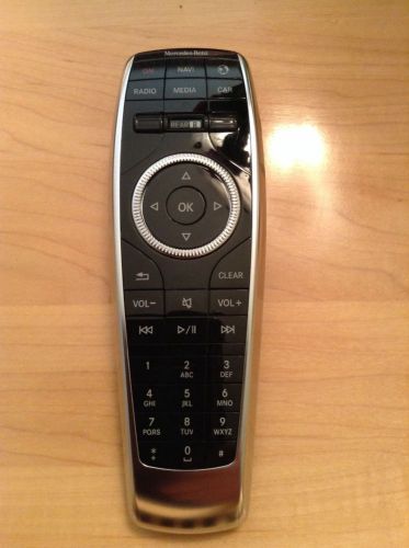 Oem mercedes benz rear dvd remote control for 14&#039;&amp; 15&#039; models #a2228206089