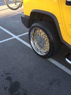 Dub floater yellow rimms 25 inch and pirelli scorpion  x 4 plus a 26in rimm