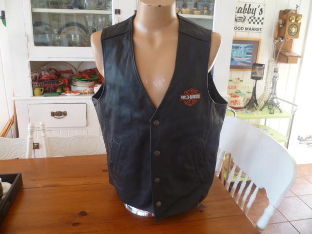 Harley davidson leather  vest mens large