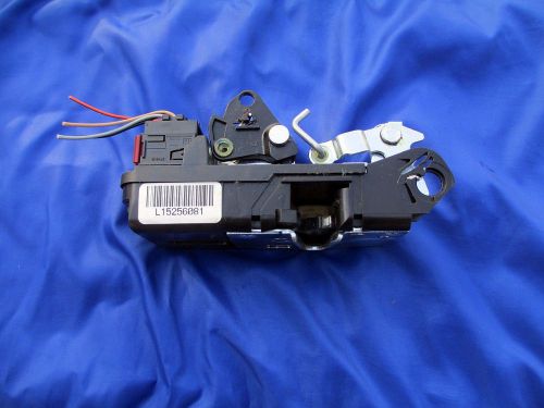 05-06 chevy equinox pontiac torrent liftgate oem lock actuator l15256081