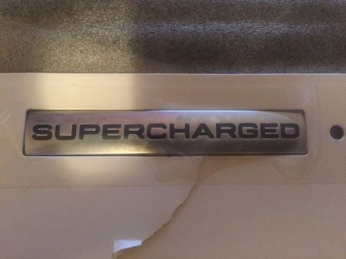 New 2006-2014 range rover full size tailgate decal &#034;supercharged&#034; lr043917 oem