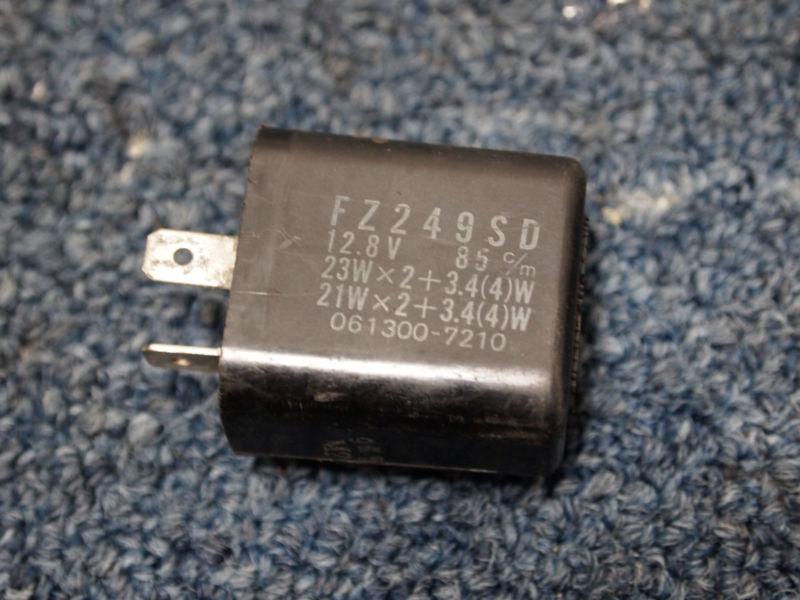 Suzuki gsf400 bandit turn signal blinker relay 1991 1992 1993