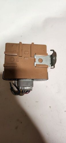 96 02 toyota 4runner antenna control module relayunit 85914 35010 oem