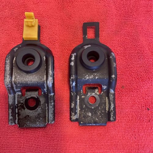 Subaru legacy bh5 be5  radiator mount pair