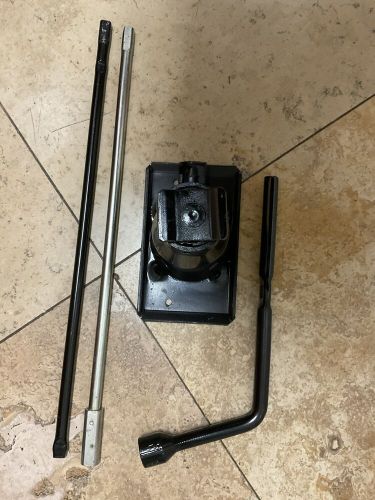 1990  isuzu trooper  tire jack  lug wrench tools for jack