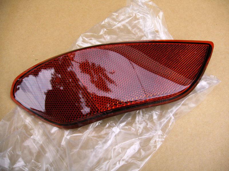 Porsche cayenne 11-13 right rear bumper reflector new