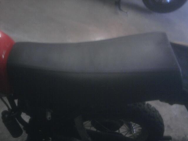 Yamaha xt 550 seat with new cover