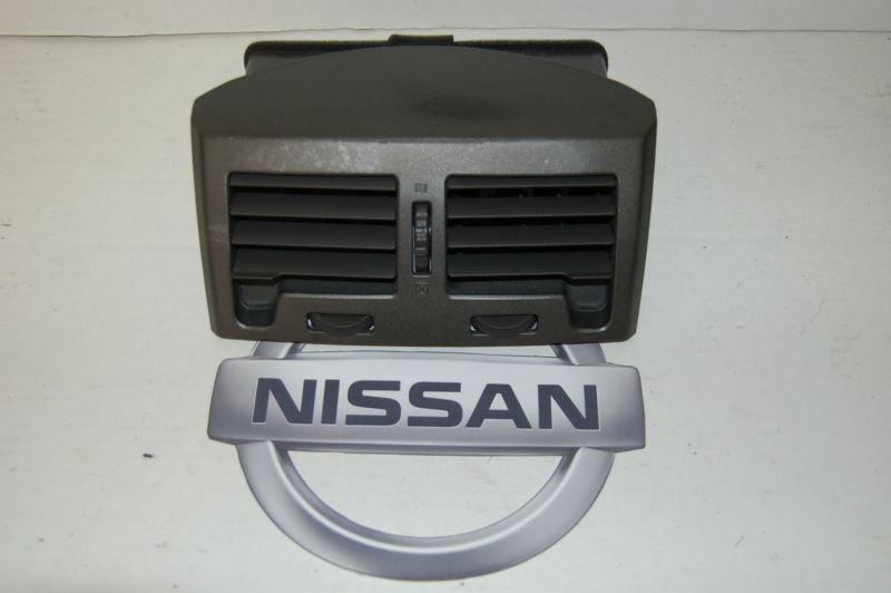 Nissan - maxima - 2000 01 02 03 center dash heat a/c vent - oem!