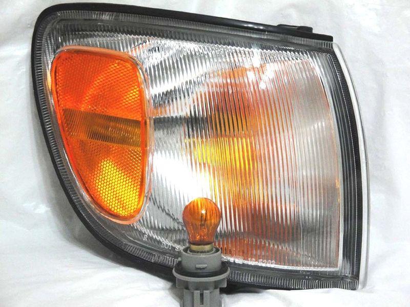 Toyota 98-00 sienna turn signal parking light lamp r h passenger w/bulb new