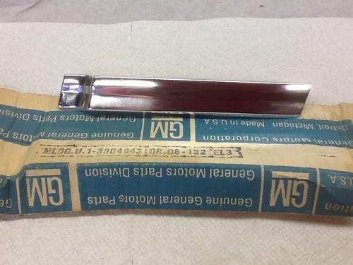 Nos 1967 chevy impala ss lower headlight opening moulding left side gm #3904643