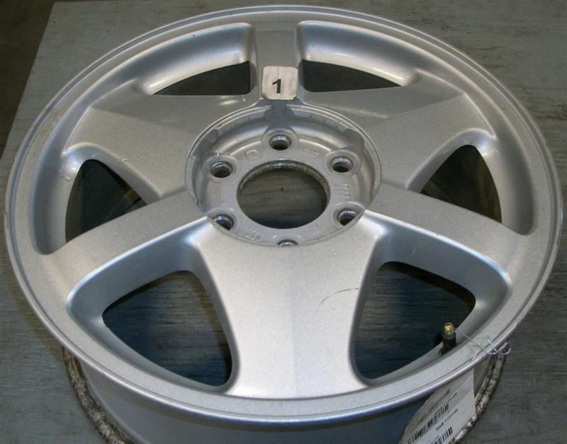 Wheel 02 03 gmc envoy 17x7 alum brushed opt n75 two types of spokes 942169