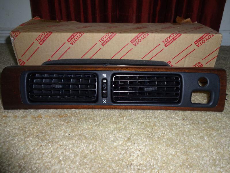 Lexus 92-00 sc300/400 center air vent, wood 