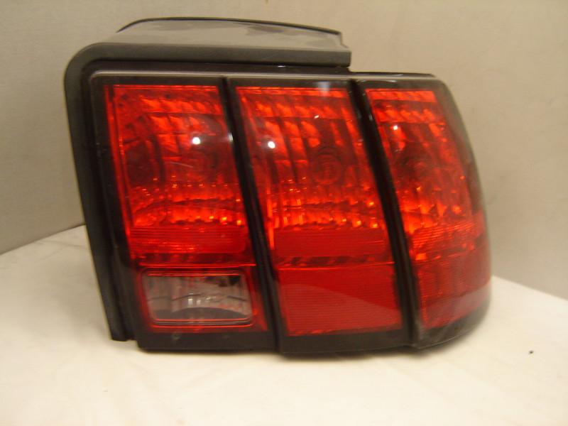 Ford mustang right tail light 99 00 01 02 03 04 oem 