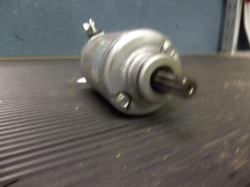 02 suzuki bandit 600 s - starter motor