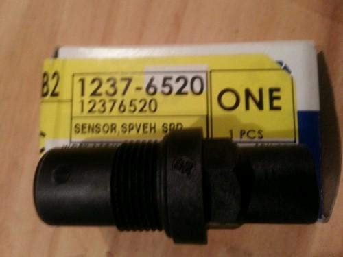 2000 chevy s10 / gmc  sonoma vehicle speed sensor...oem...12376520