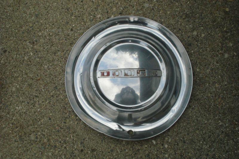 (1) 1952 dodge coronet, meadowbrook, wayfarer 15 hubcap 