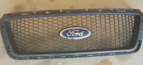 04-06ford f150 xl/xlt honeycomb grille no shell used oem part 4l3z 8200 captm